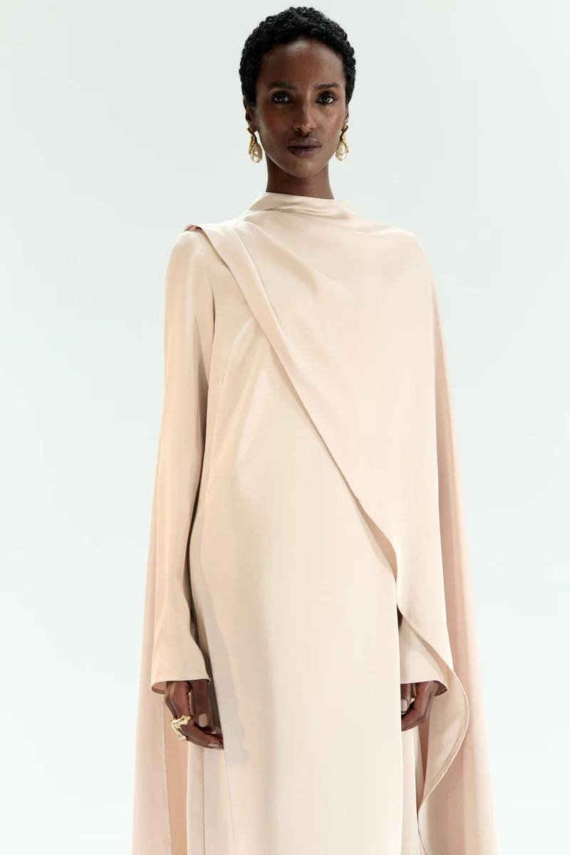 اتش اند ام فستان قفطان بتصميم كيب